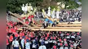 「喧嘩だんじり」豪快にぶつけ合い…兵庫の秋祭りで熱気、柱が折れても押し合い