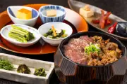 軽井沢「村民食堂」、観光列車の人気メニューを再現した秋限定セットを11月1日発売