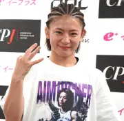 ケイト・ロータス「生き残りました」RIZIN激闘制し母に感謝、マイク拒否の真意語る