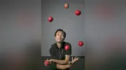世界記録7つ持つ神戸大生ジャグラー松崎さん、10年ぶり繁昌亭出演へ