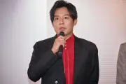 小出恵介「3000万稼げ!」シーズン2・3会見で西岡德馬と10年ぶり共演に舌巻く