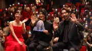 長澤まさみ、インフルで欠席も顔パネルで登壇 柄本佑がメッセージ代読【釜山国際映画祭】