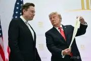 マスク氏、米中間選挙に440億円投入 共和党支援で最大の個人献金者に