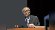 ノーベル化学賞の硤合憲三氏が講演、不斉自己触媒反応と生命の起源を解説
