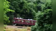 能勢電鉄の「ポンポン」車両、惜別マーク掲げてラストランへ