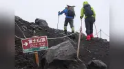富士登山「プリンスルート」人気上昇、混雑回避で登山者3倍に