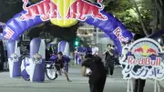 「Red Bull人力車」代々木公園で開催 小林歩夢さんが2連覇