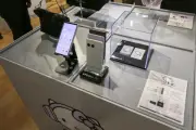 ソニー「Xperia 10 VIII」、性能据え置きで2万円超値上げ、新サービス「Fan Sync」で販売拡大へ