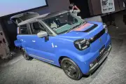 スズキ初の軽EV「e SKY」純正アクセサリー、個性を出す「クォーターガーニッシュ」など公開