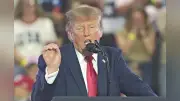 トランプ政権、カナダ製品50%関税の対象見直し…中間選挙控え激戦州に配慮
