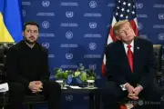 トランプ氏、ゼレンスキー氏に代わる新大統領選出の時期と主張 製油所攻撃を非難
