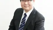 作家25年の軌跡、米澤穂信さんエッセー集『談話室米澤』に込めた思い